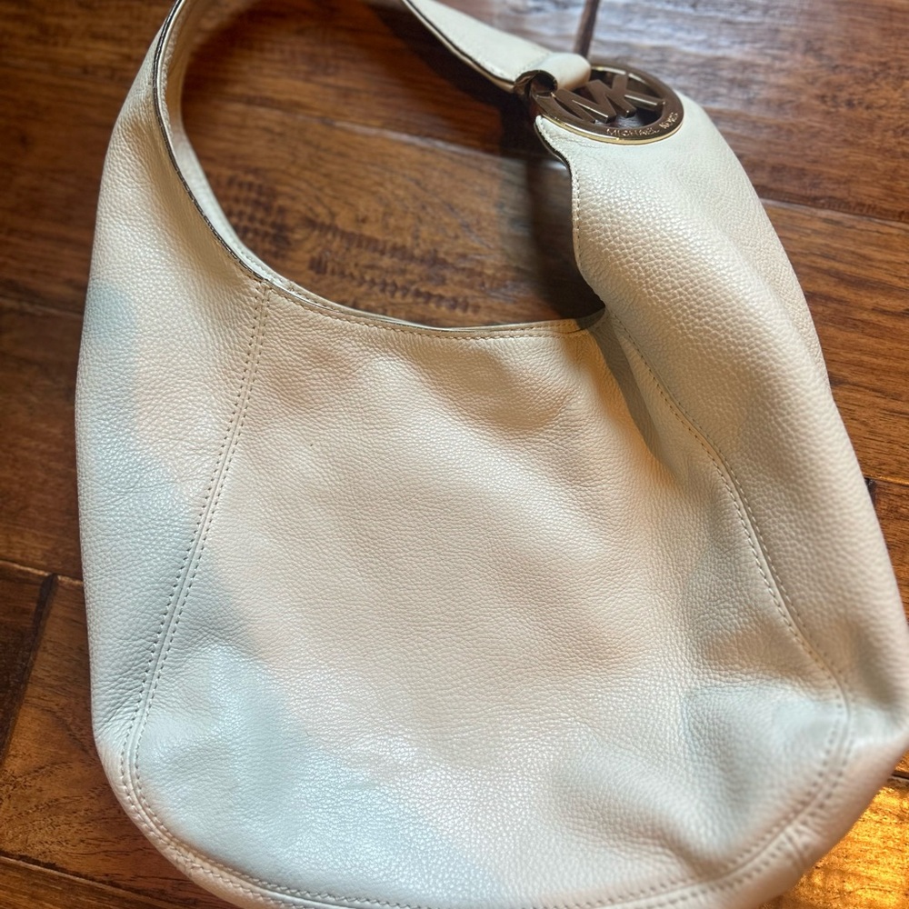 Michael Kors Off-White Pebbled Leather Hobo with Gold MK Charm - Picture 4 of 8